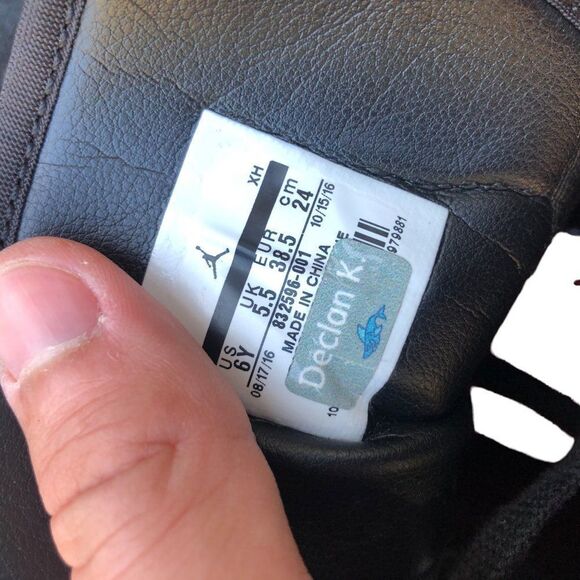 RARE 2016 Nike Air Jordan 1 Retro High Heiress Black Suede Size 6 - Picture 16 of 16